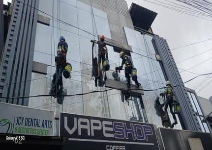 Mid-rise commercial facade, Quezon City